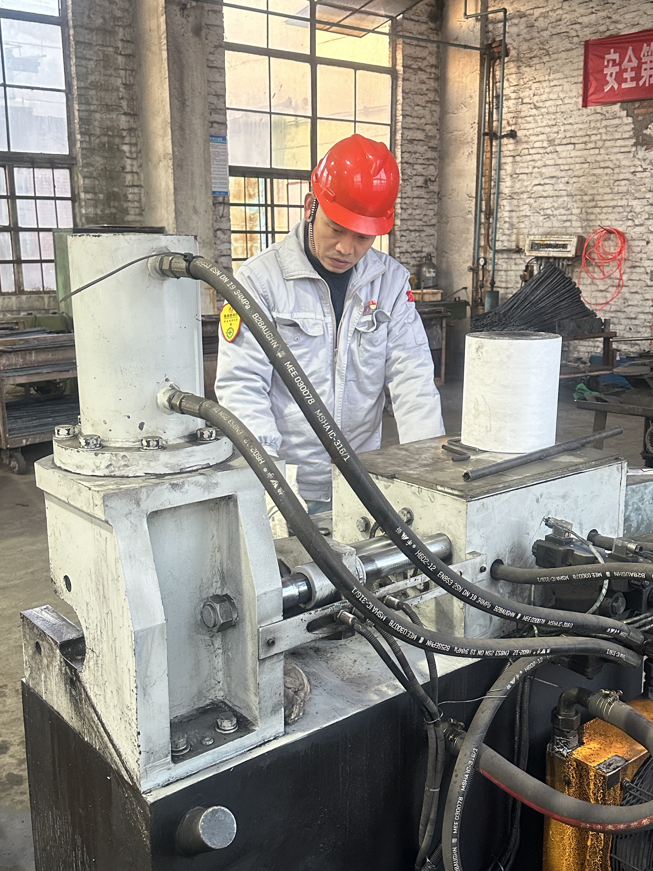 徐鋼.jpg 徐鋼.jpg